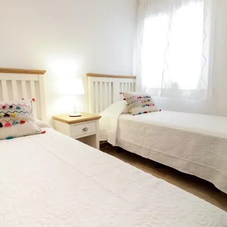 Calm Centre - 3bdr + Wifi + Parking Apartament