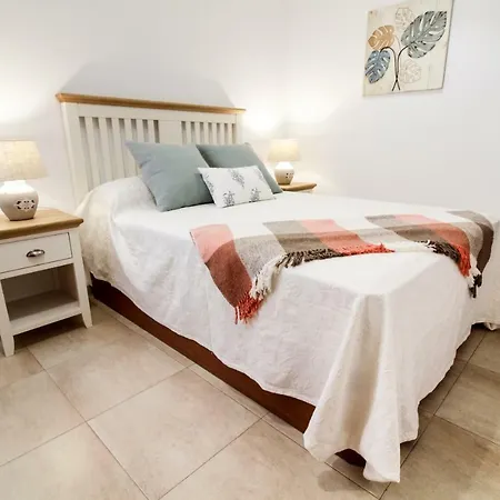 Calm Centre - 3bdr + Wifi + Parking Apartament *